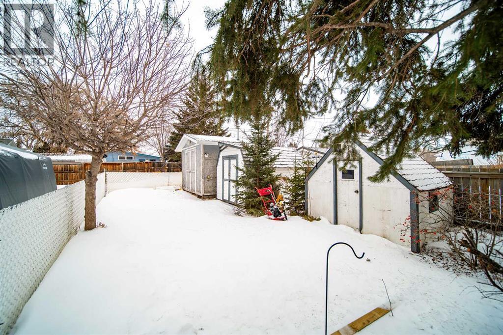 706 7 Avenue, Wainwright, AB - Outdoor