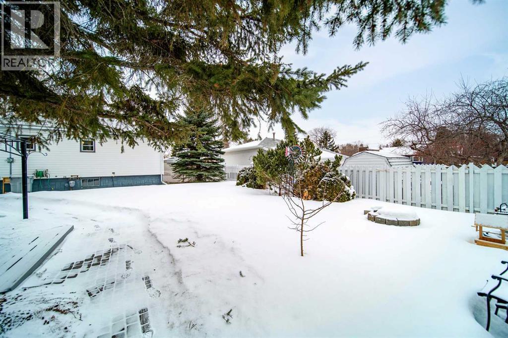 706 7 Avenue, Wainwright, AB - Outdoor