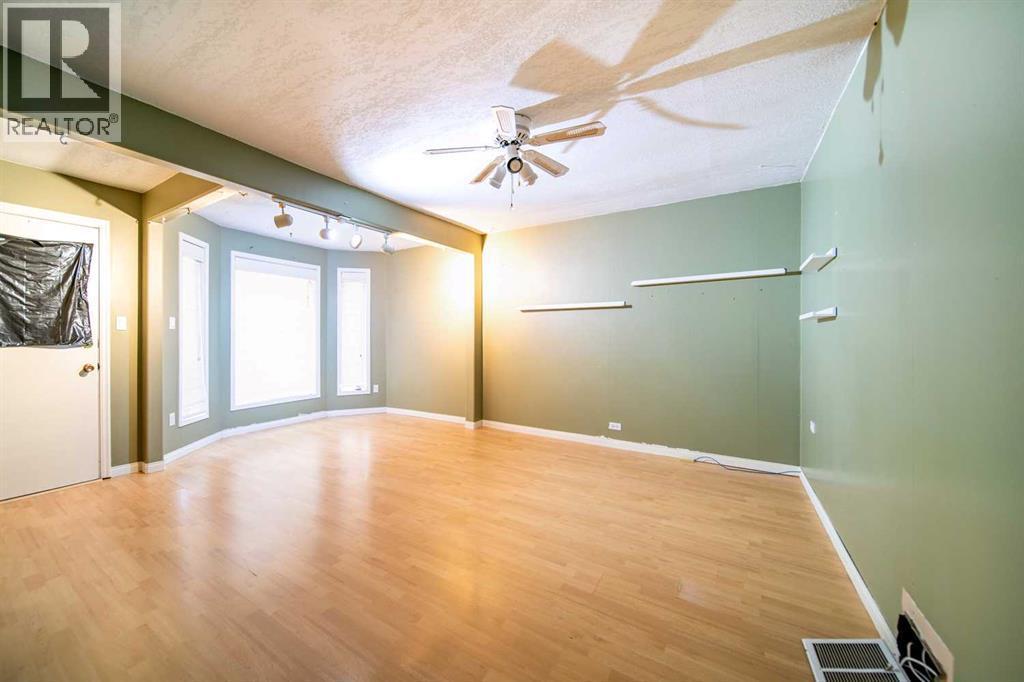 706 7 Avenue, Wainwright, AB - Indoor Photo Showing Other Room