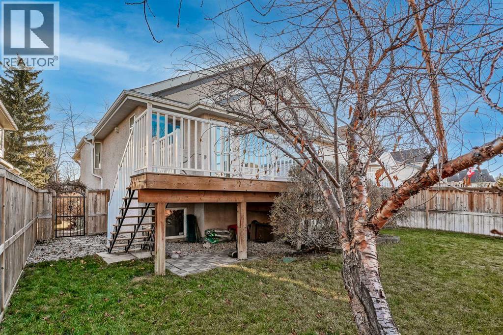 150 Somerset Close Sw, Calgary, AB - Outdoor