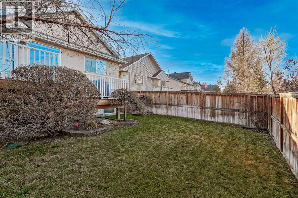 150 Somerset Close Sw, Calgary, AB - Outdoor