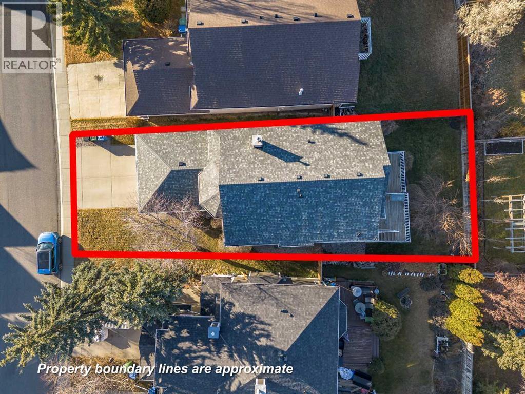 150 Somerset Close Sw, Calgary, AB - Outdoor