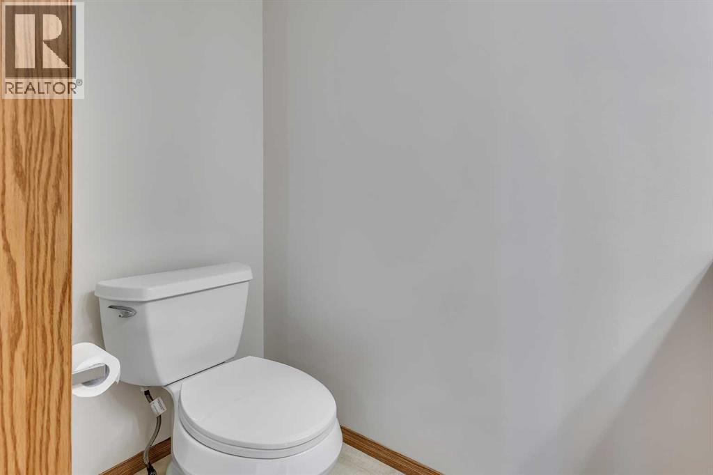 Main Floor - 183 Covepark Way Ne, Calgary, AB - Indoor Photo Showing Bathroom