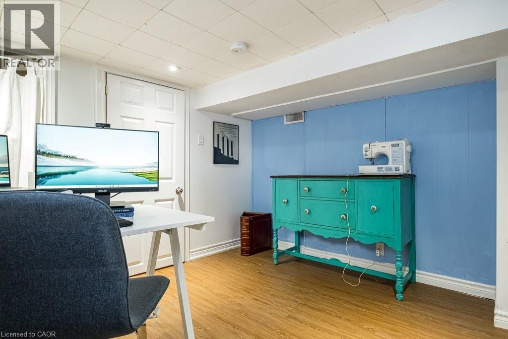 44 Cline Avenue N, Hamilton, ON - Indoor Photo Showing Other Room