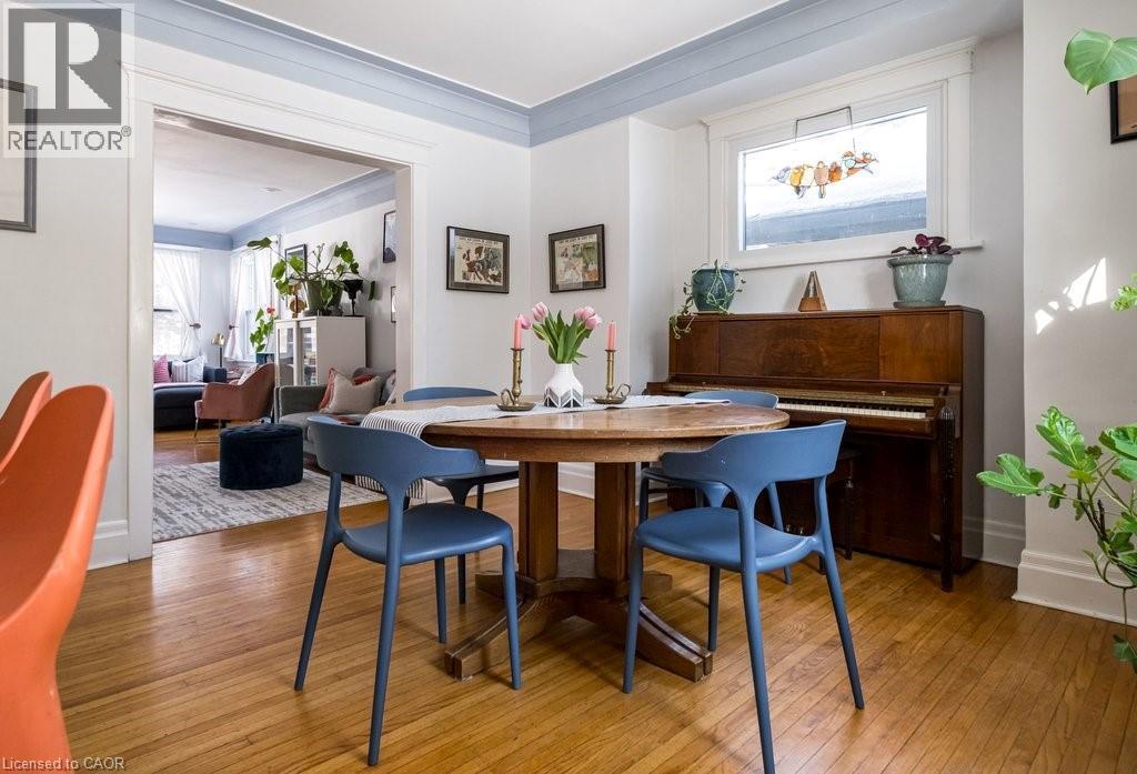 44 Cline Avenue N, Hamilton, ON - Indoor Photo Showing Dining Room