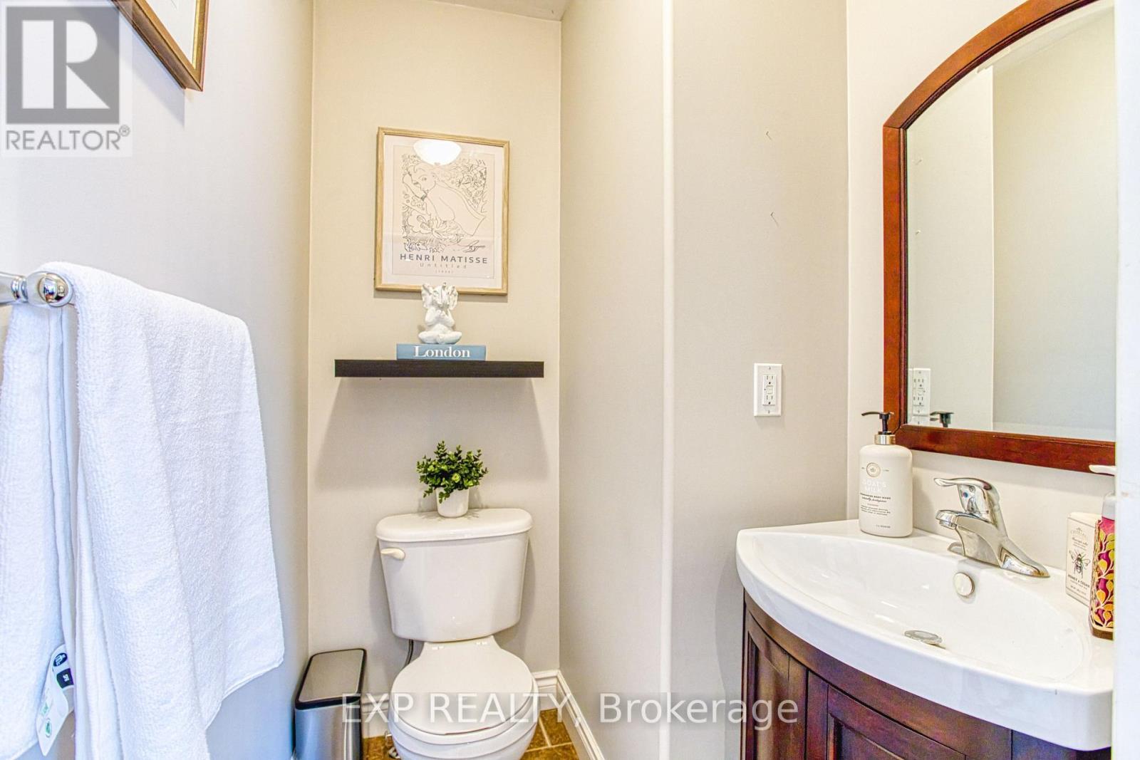 153 Gladstone Avenue, Hamilton, ON - Indoor Photo Showing Bathroom