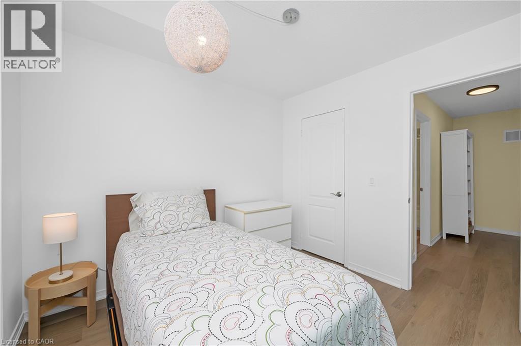 3897 Quiet Creek Drive, Mississauga, ON - Indoor Photo Showing Bedroom