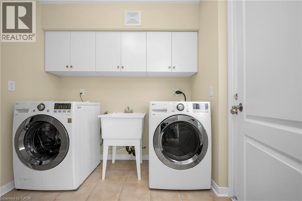 3897 Quiet Creek Drive, Mississauga, ON - Indoor Photo Showing Laundry Room