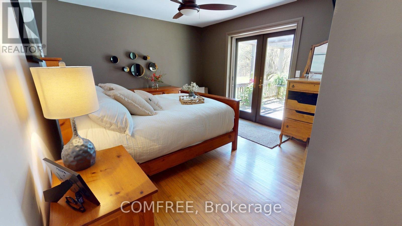 99 Mcbay Road, Brant (Brantford Twp), ON - Indoor Photo Showing Bedroom