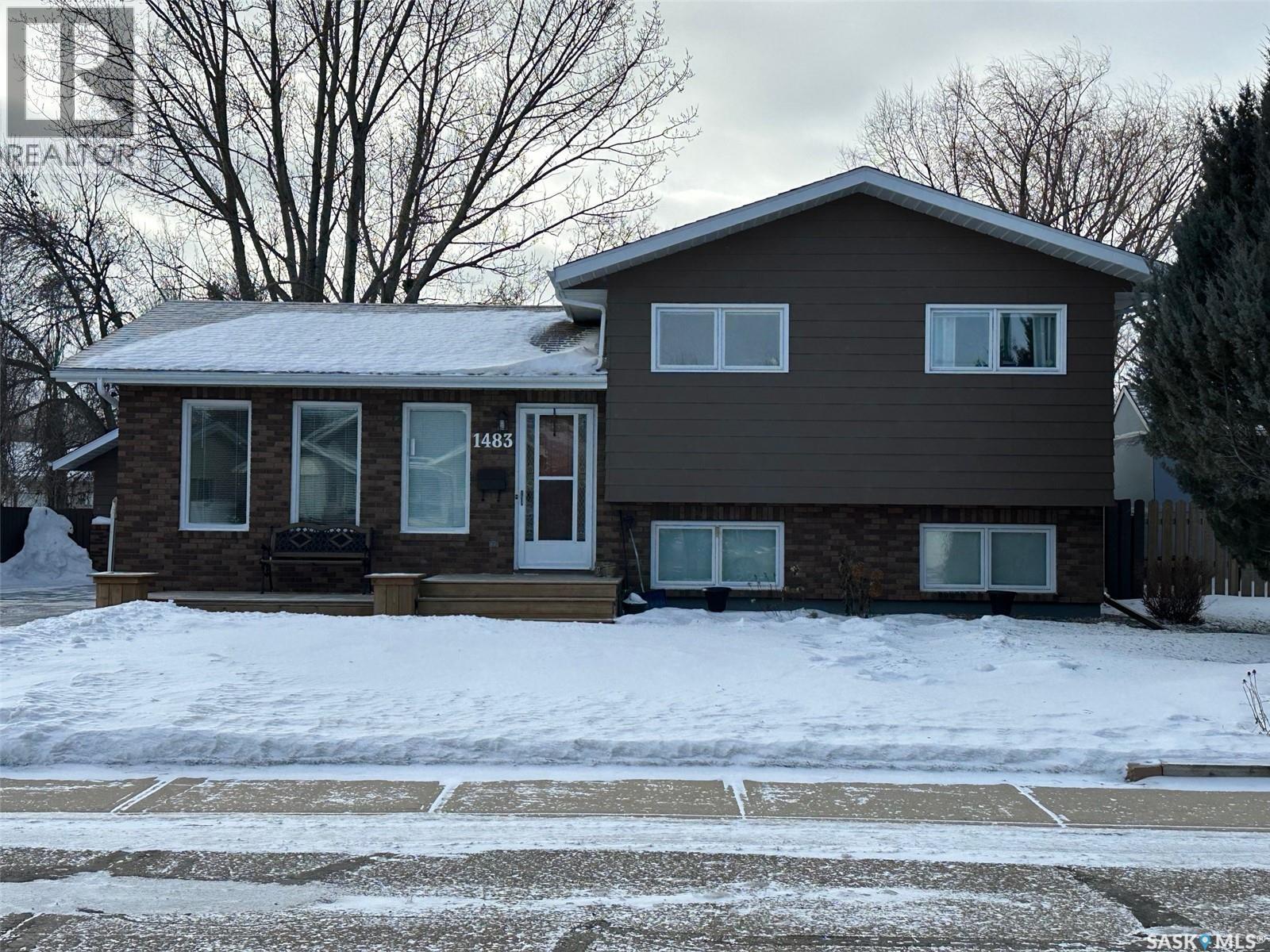 1483 Mather Crescent, Estevan, SK - Outdoor