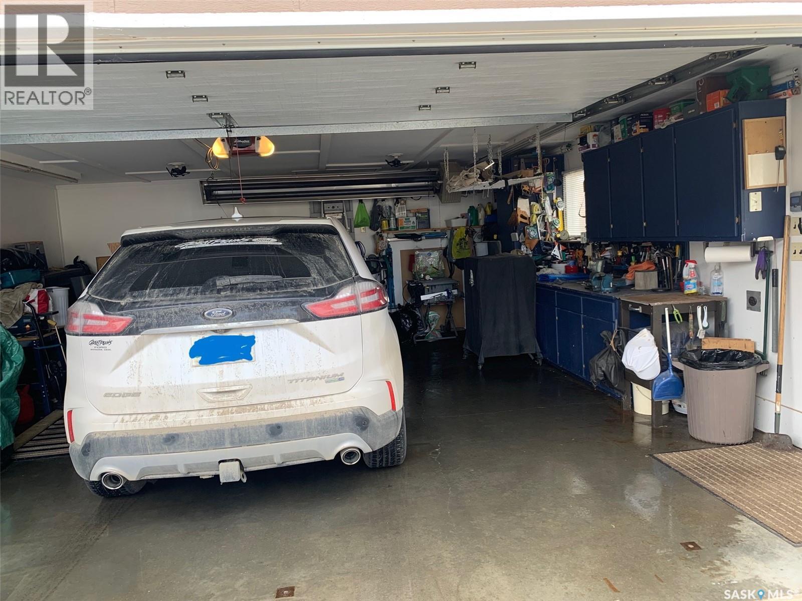 1483 Mather Crescent, Estevan, SK - Indoor Photo Showing Garage