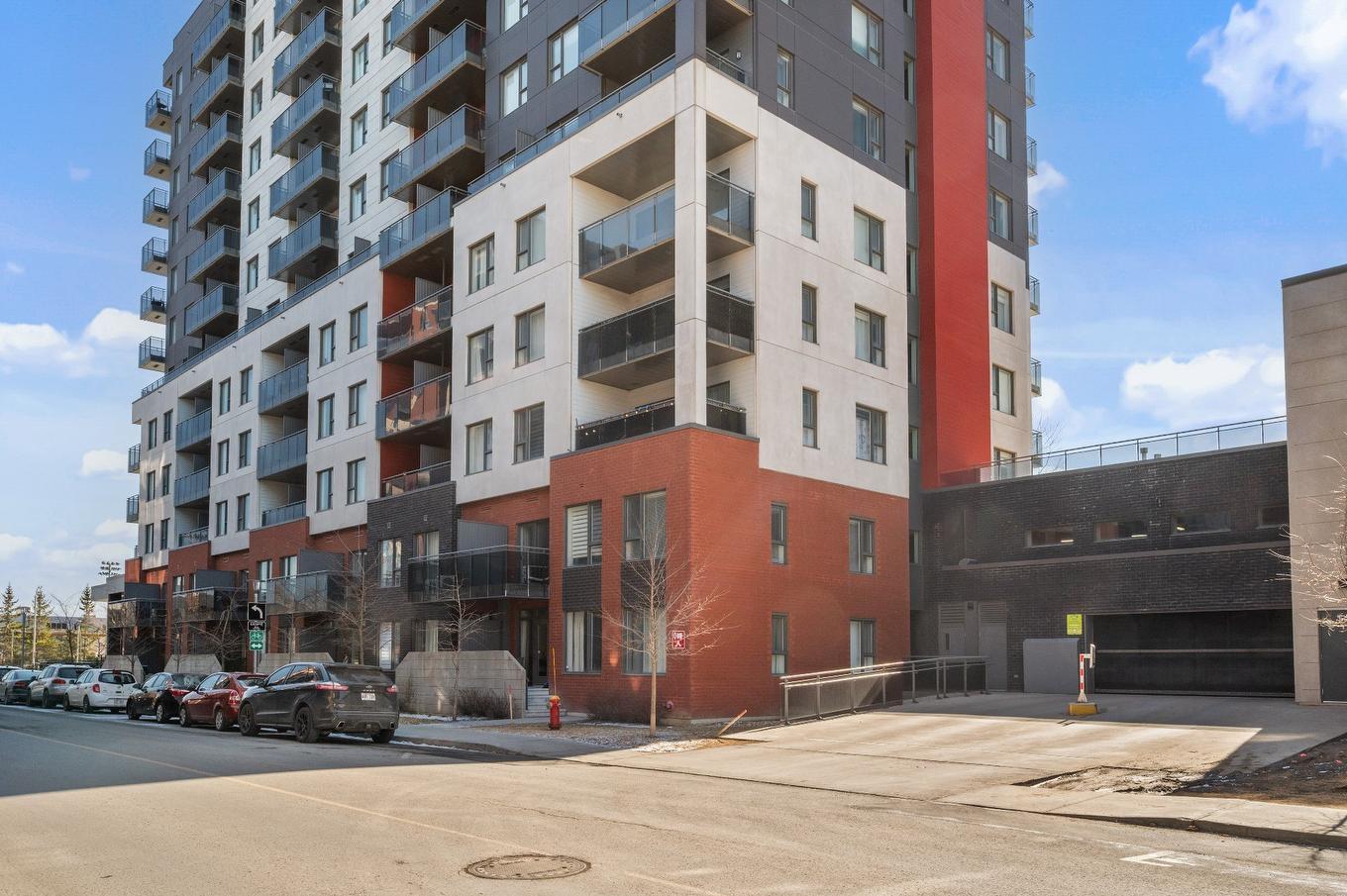 Garage - 1702-1400 Rue Lucien-Paiement, Laval (Laval-Des-Rapides), QC - Outdoor With Facade