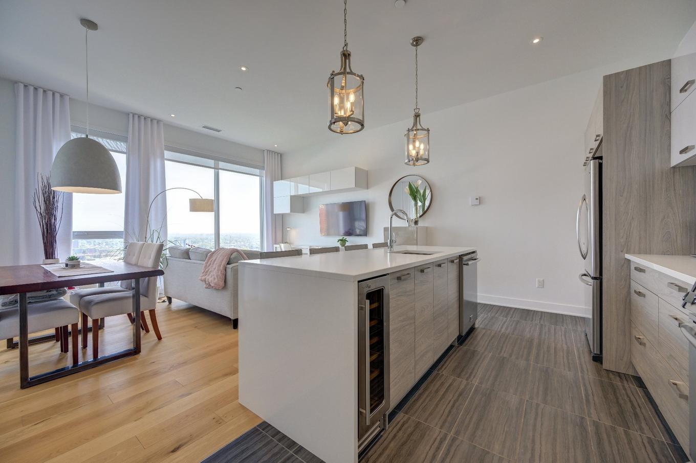 Vue d'ensemble - 1702-1400 Rue Lucien-Paiement, Laval (Laval-Des-Rapides), QC - Indoor Photo Showing Kitchen With Upgraded Kitchen