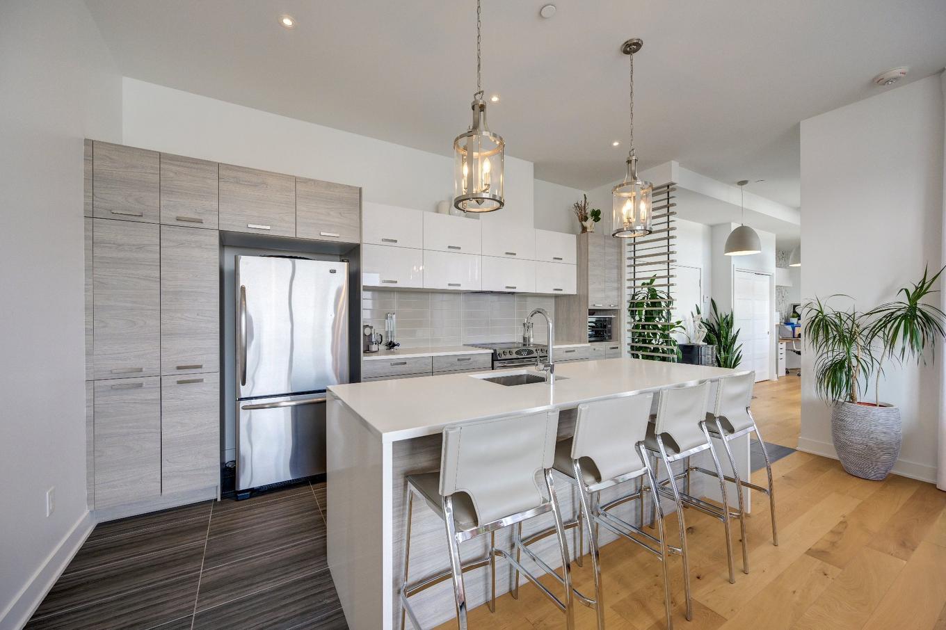 Cuisine - 1702-1400 Rue Lucien-Paiement, Laval (Laval-Des-Rapides), QC - Indoor Photo Showing Kitchen With Upgraded Kitchen