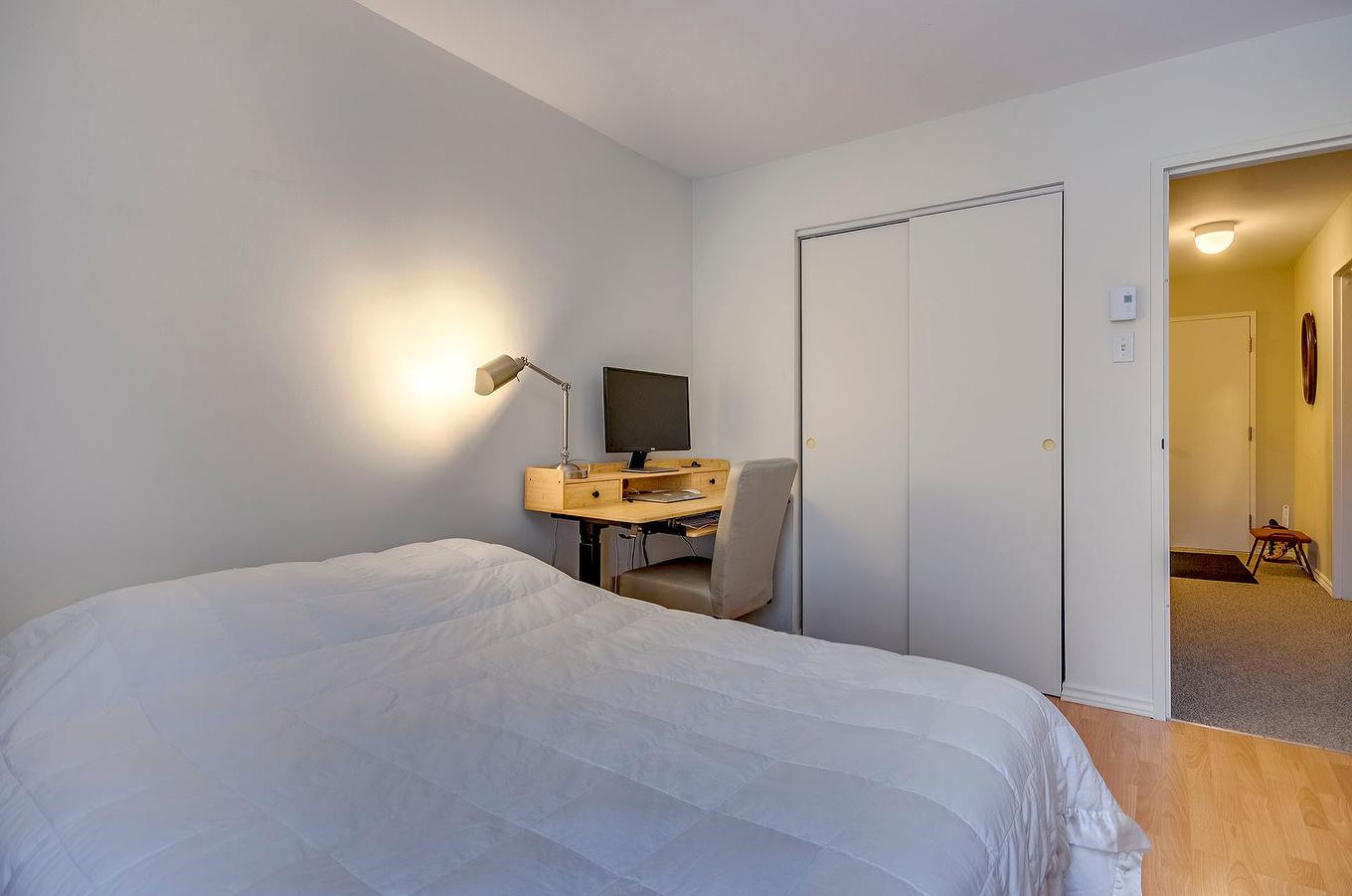 Chambre à coucher - 302-556 Ch. Réal, Sutton, QC - Indoor Photo Showing Bedroom