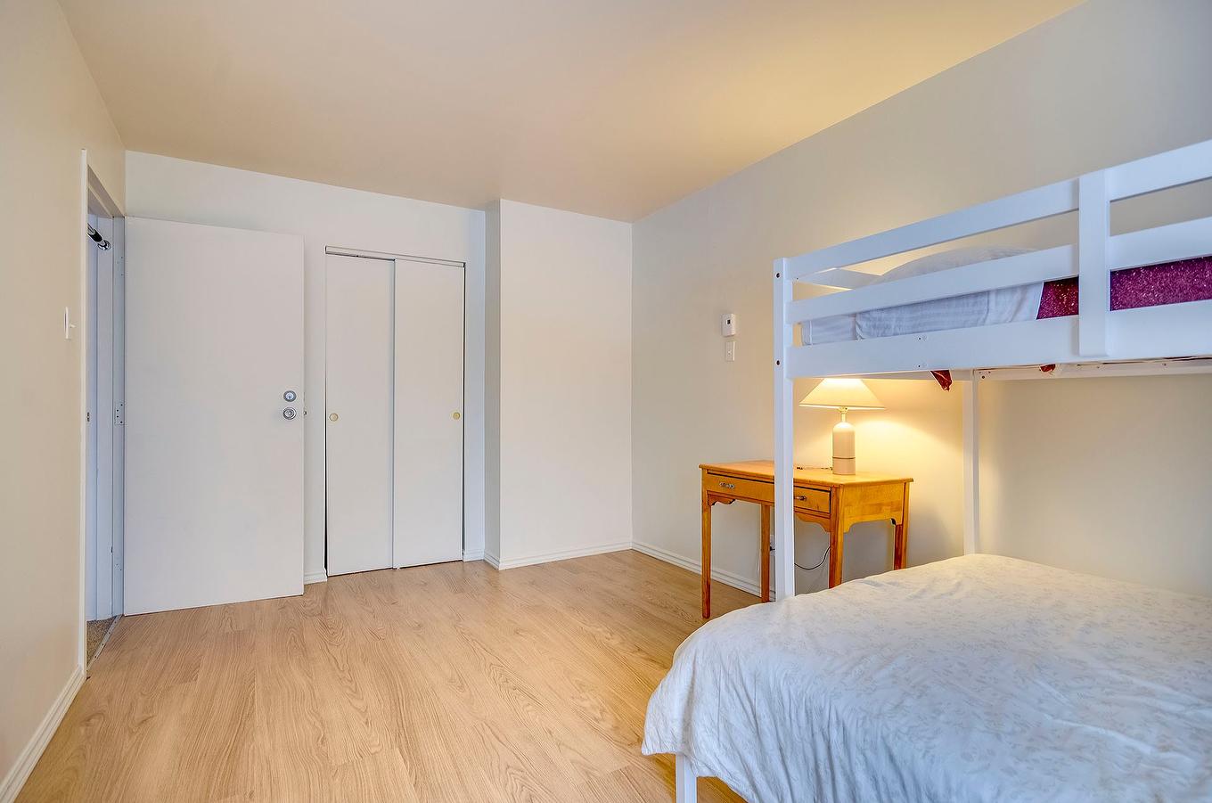 Chambre à coucher - 302-556 Ch. Réal, Sutton, QC - Indoor Photo Showing Bedroom