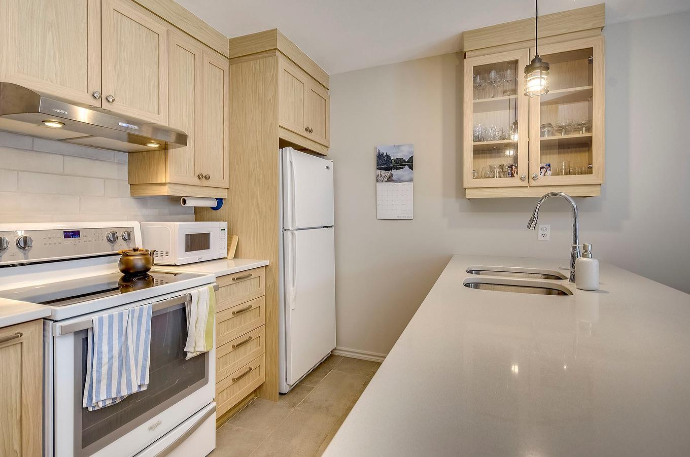 Cuisine - 302-556 Ch. Réal, Sutton, QC - Indoor Photo Showing Kitchen