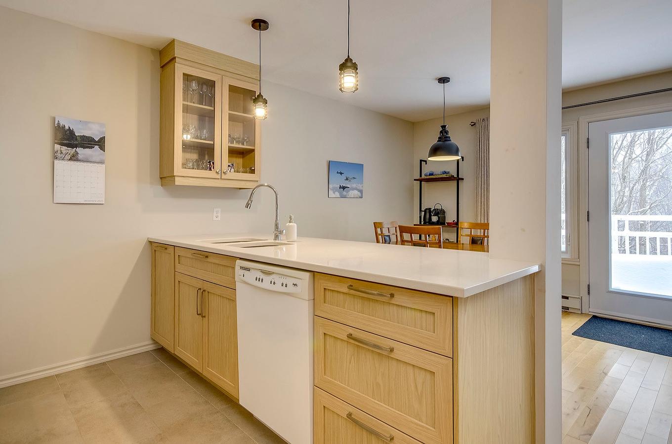 Cuisine - 302-556 Ch. Réal, Sutton, QC - Indoor Photo Showing Kitchen