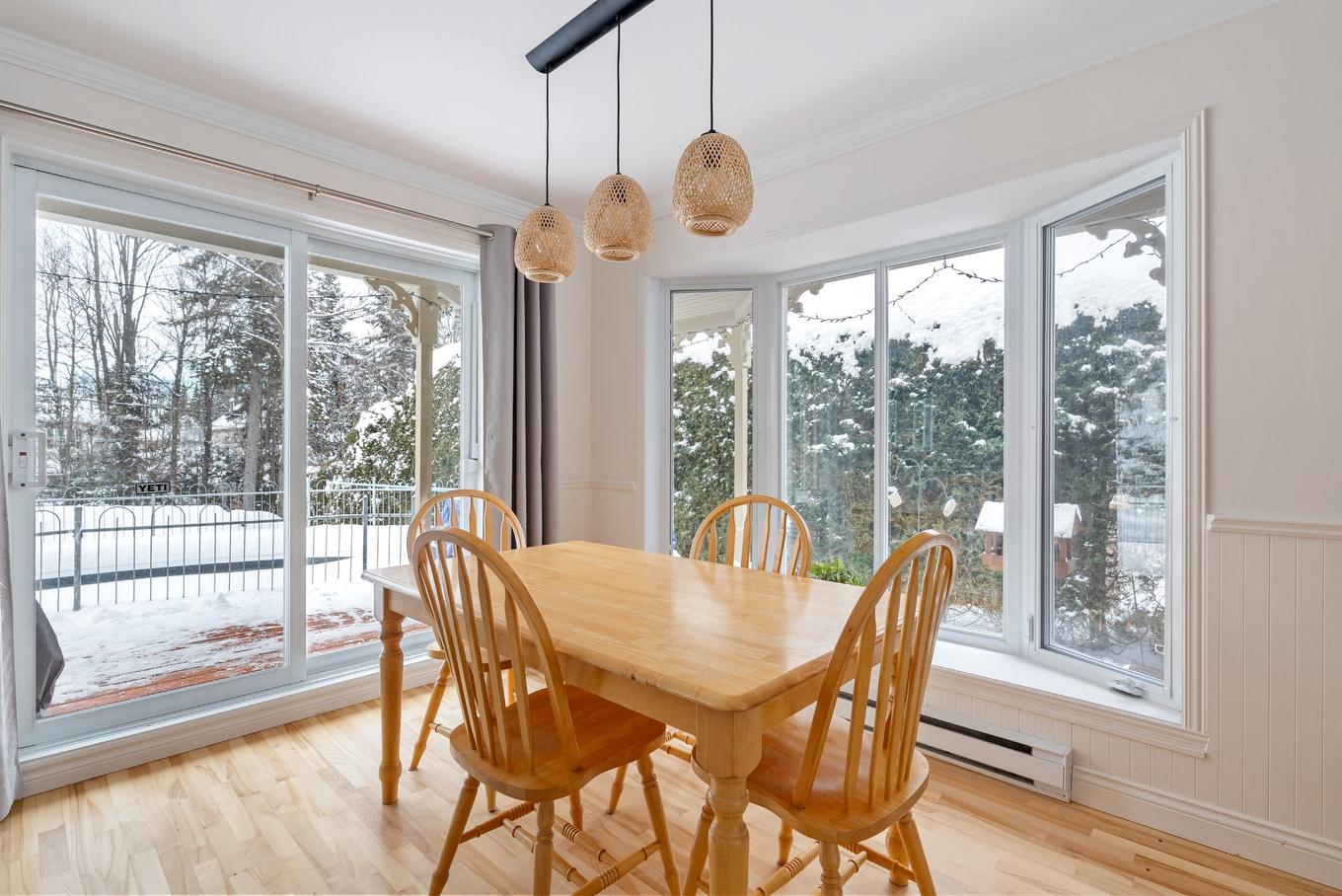 Salle à manger - 1210 Rue Du Geyser, Québec (La Haute-Saint-Charles), QC - Indoor Photo Showing Dining Room