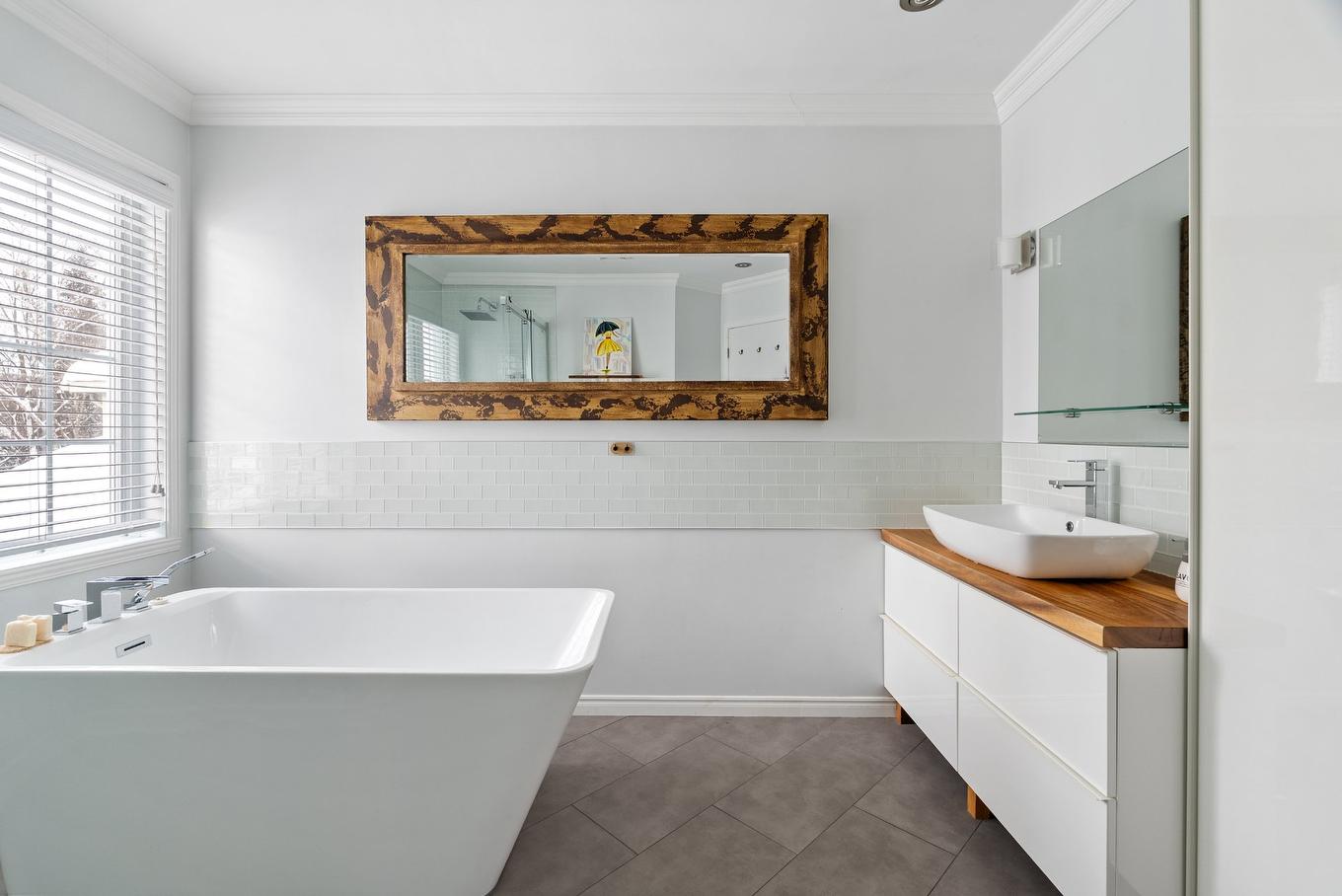 Salle de bains - 1210 Rue Du Geyser, Québec (La Haute-Saint-Charles), QC - Indoor Photo Showing Bathroom