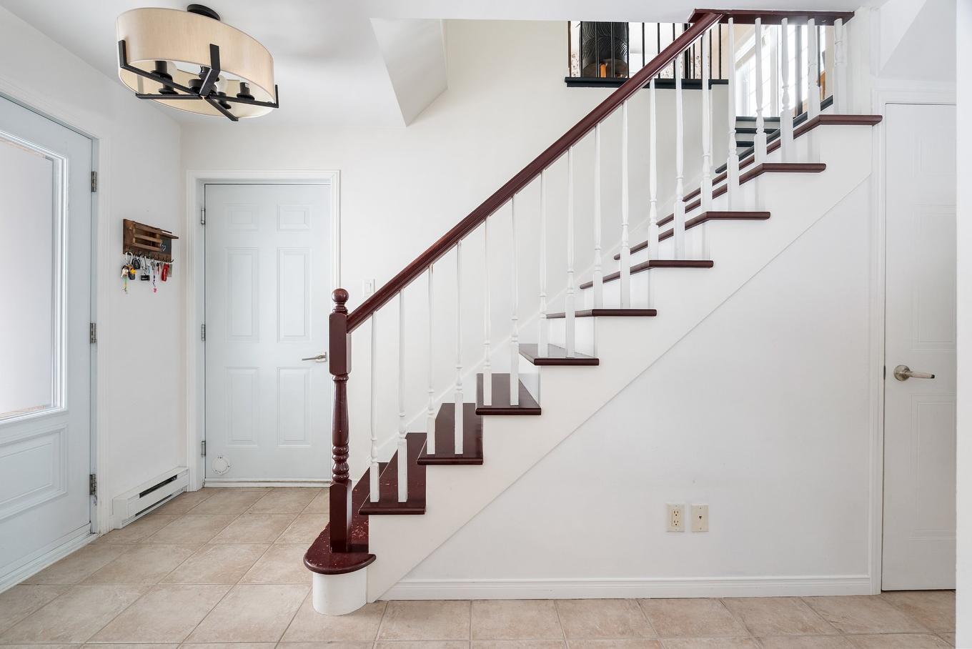Escalier - 1210 Rue Du Geyser, Québec (La Haute-Saint-Charles), QC - Indoor Photo Showing Other Room