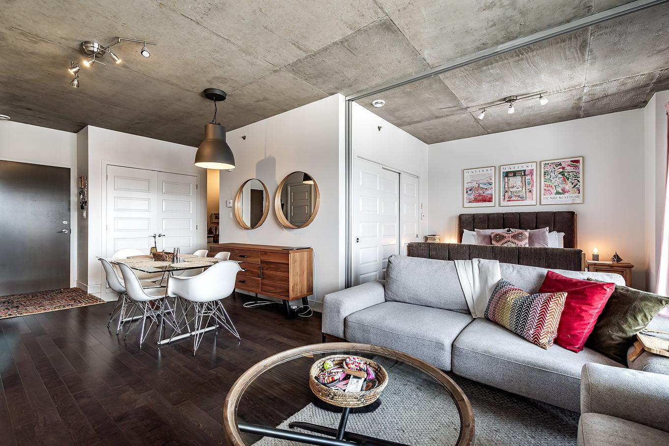 Salon - 613-2335 Ch. Manella, Mont-Royal, QC - Indoor Photo Showing Living Room