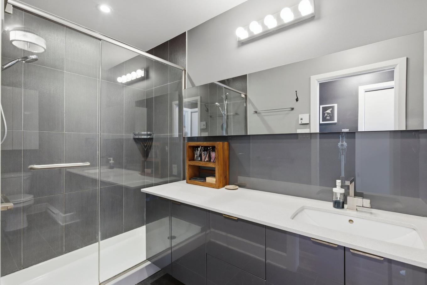 Salle de bains - 8-2175 Av. Charlemagne, Montréal (Mercier/Hochelaga-Maisonneuve), QC - Indoor Photo Showing Bathroom