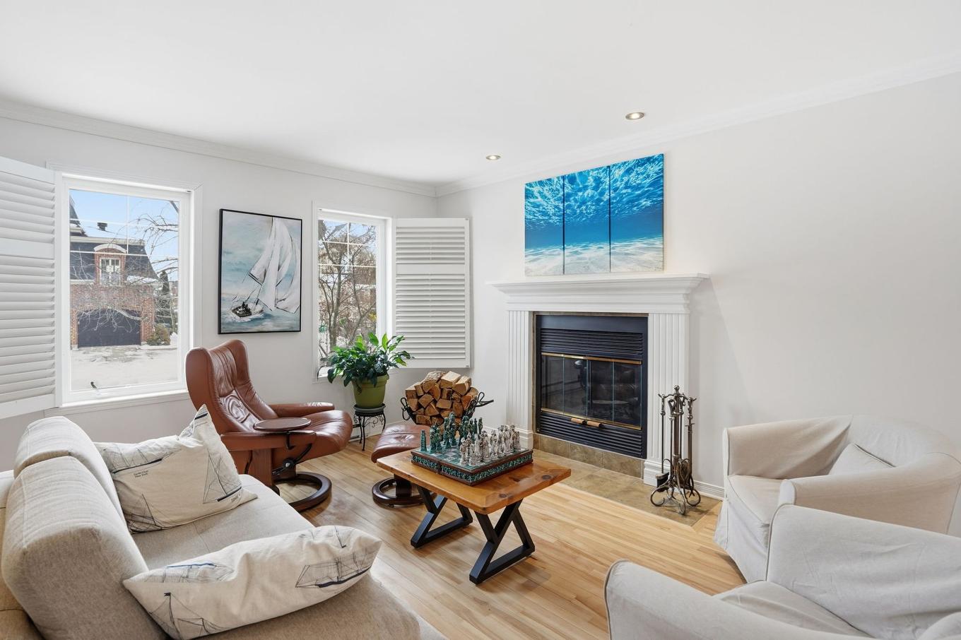 Salon - 148 Rue De Normandie, Saint-Basile-Le-Grand, QC - Indoor Photo Showing Living Room With Fireplace