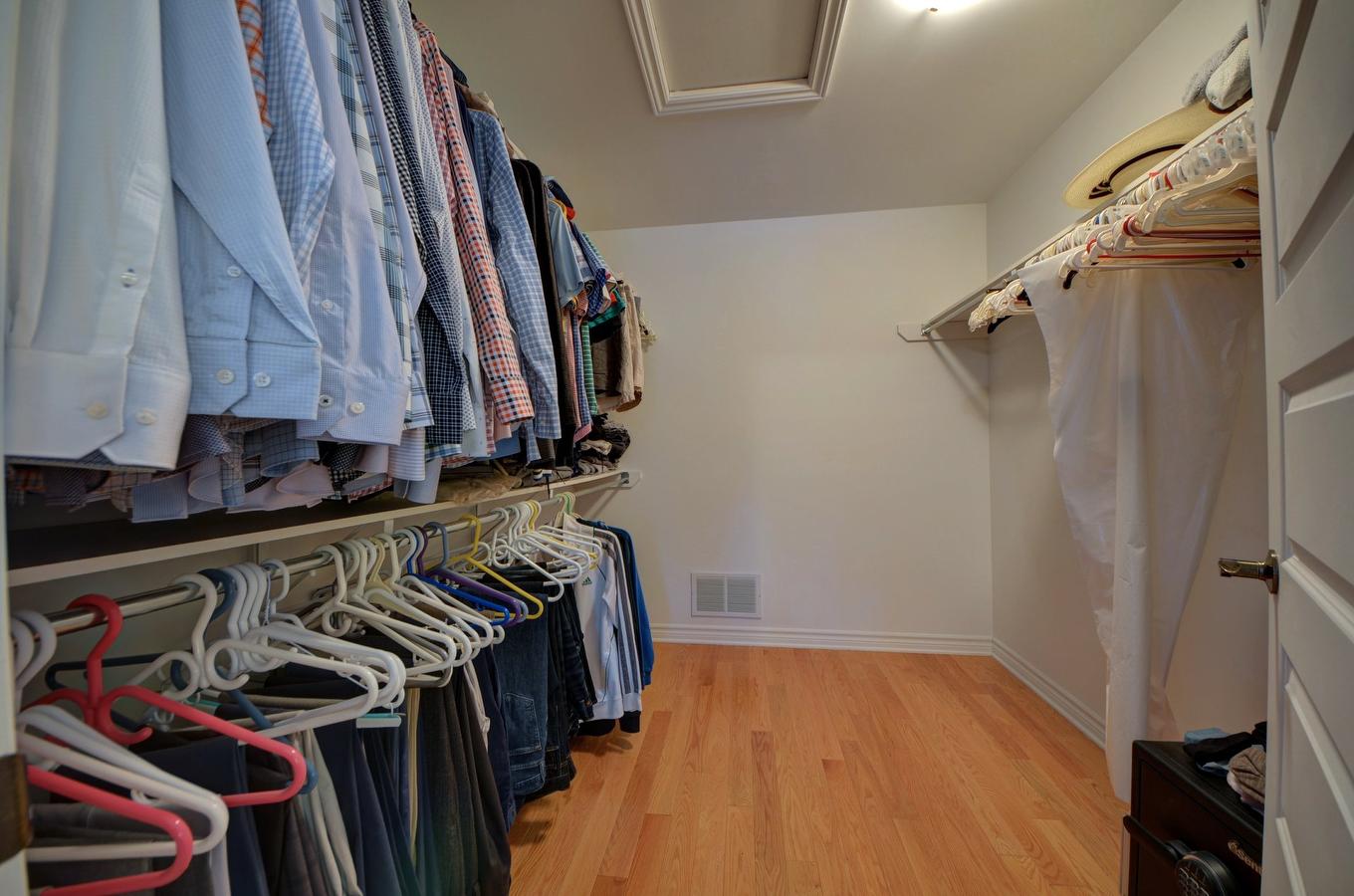Walk-in closet - 5527 Rue Aline, Brossard, QC - Indoor With Storage