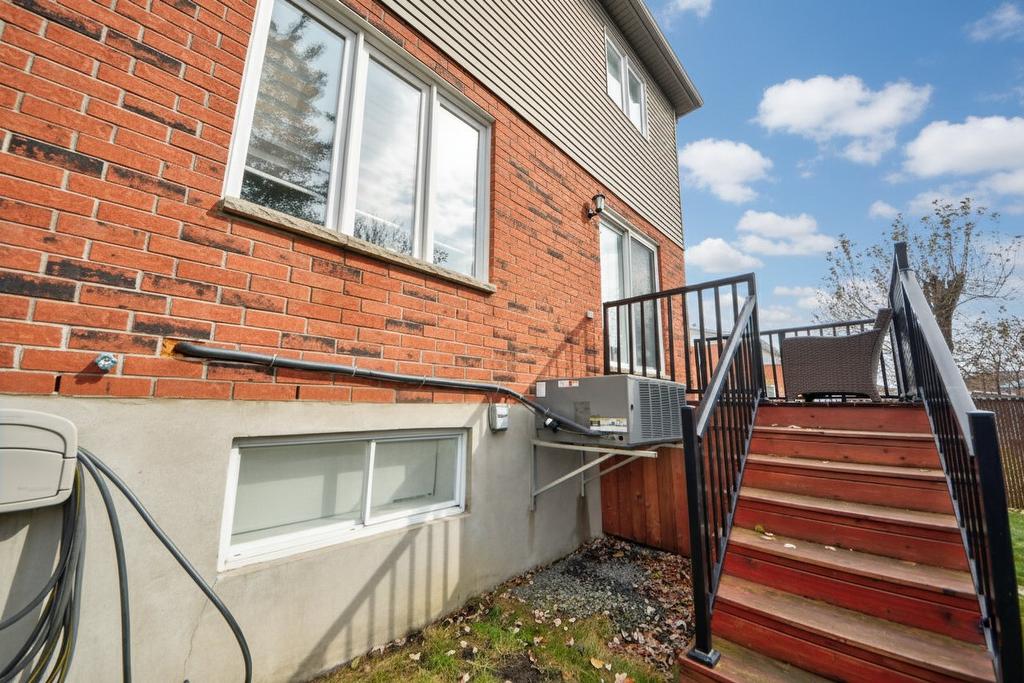 Exterior entrance - 5527 Rue Aline, Brossard, QC - Outdoor With Exterior