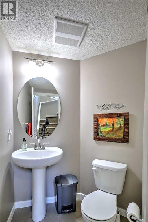 388 Auburn Crest Way Se, Calgary, AB - Indoor Photo Showing Bathroom