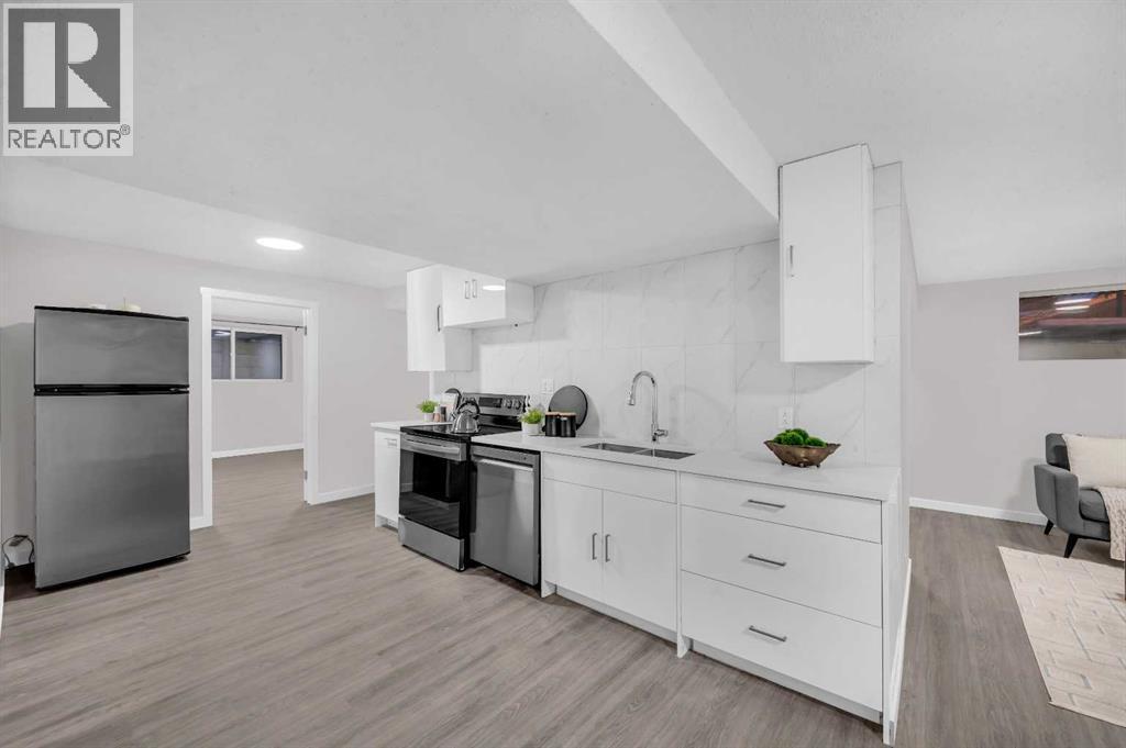 5868 Dalcastle Drive Nw, Calgary, AB - Indoor Photo Showing Kitchen