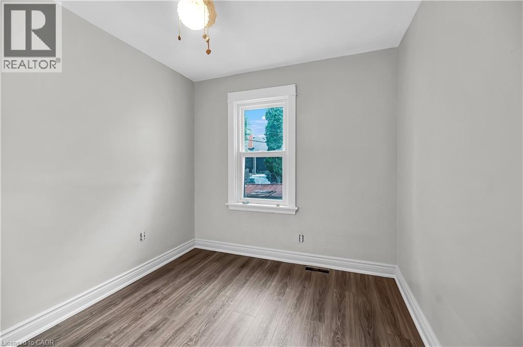 1256 Cannon Street E, Hamilton, ON - Indoor Photo Showing Other Room