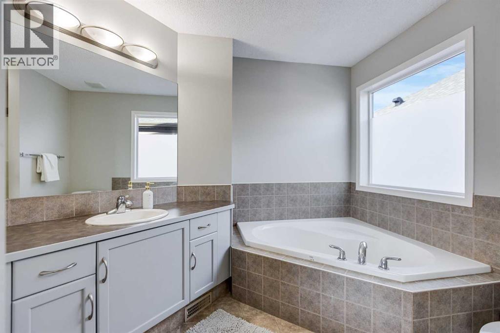 36 Bridlecrest Street Sw, Calgary, AB - Indoor Photo Showing Bathroom