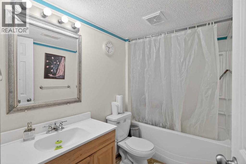 143 Taralake Way Ne, Calgary, AB - Indoor Photo Showing Bathroom