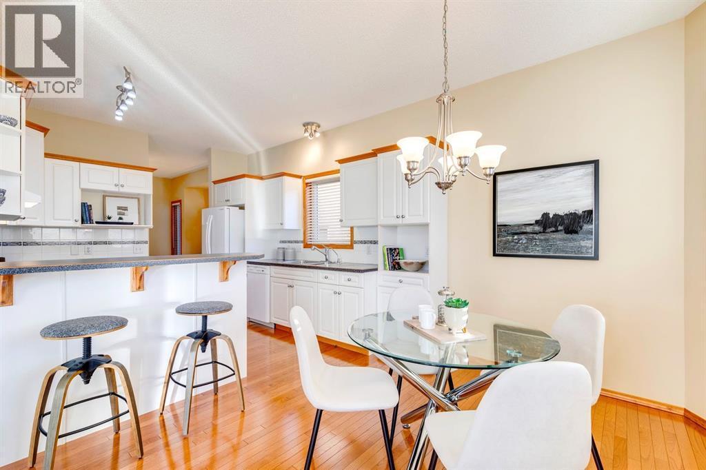 15875 Shannon Link Sw, Calgary, AB - Indoor Photo Showing Dining Room