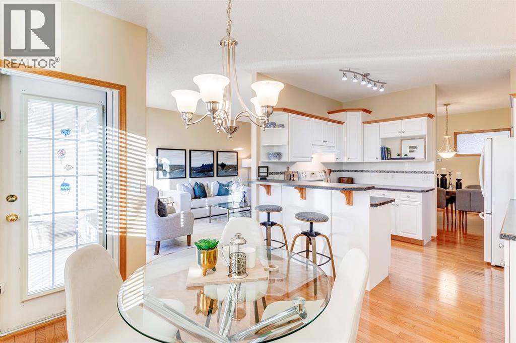 15875 Shannon Link Sw, Calgary, AB - Indoor Photo Showing Dining Room