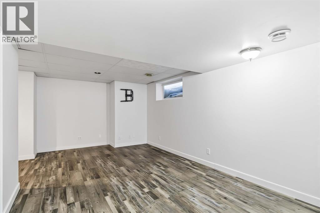 250 Fox Crescent, Fort Mcmurray, AB - Indoor Photo Showing Other Room