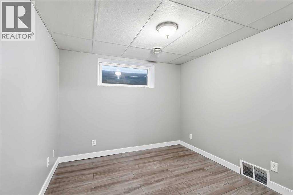 250 Fox Crescent, Fort Mcmurray, AB - Indoor Photo Showing Other Room