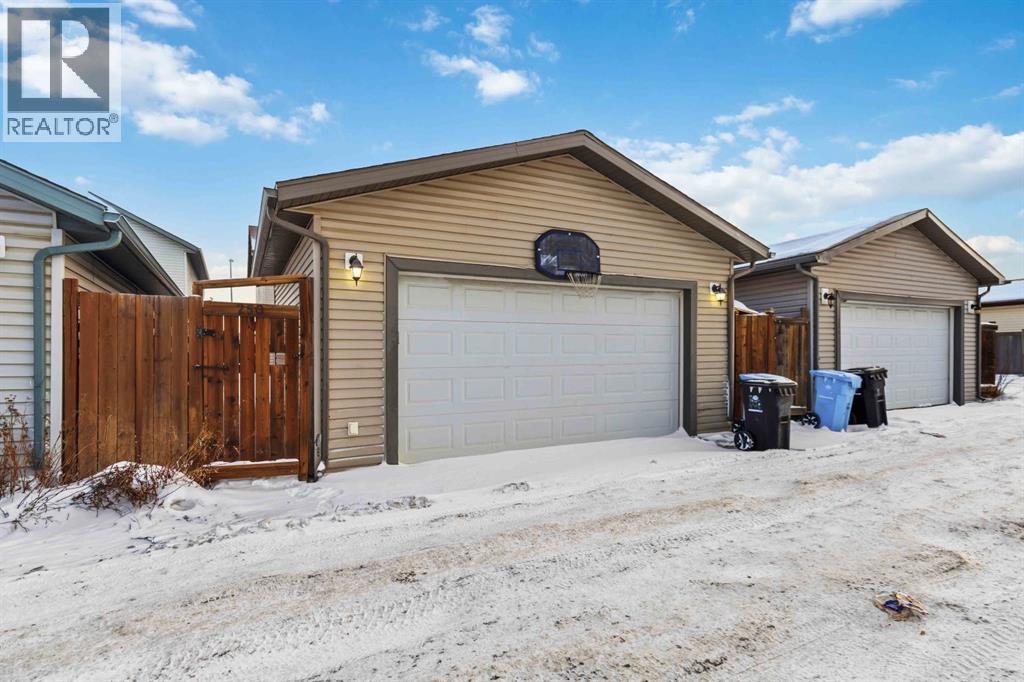 250 Fox Crescent, Fort Mcmurray, AB - Outdoor With Exterior