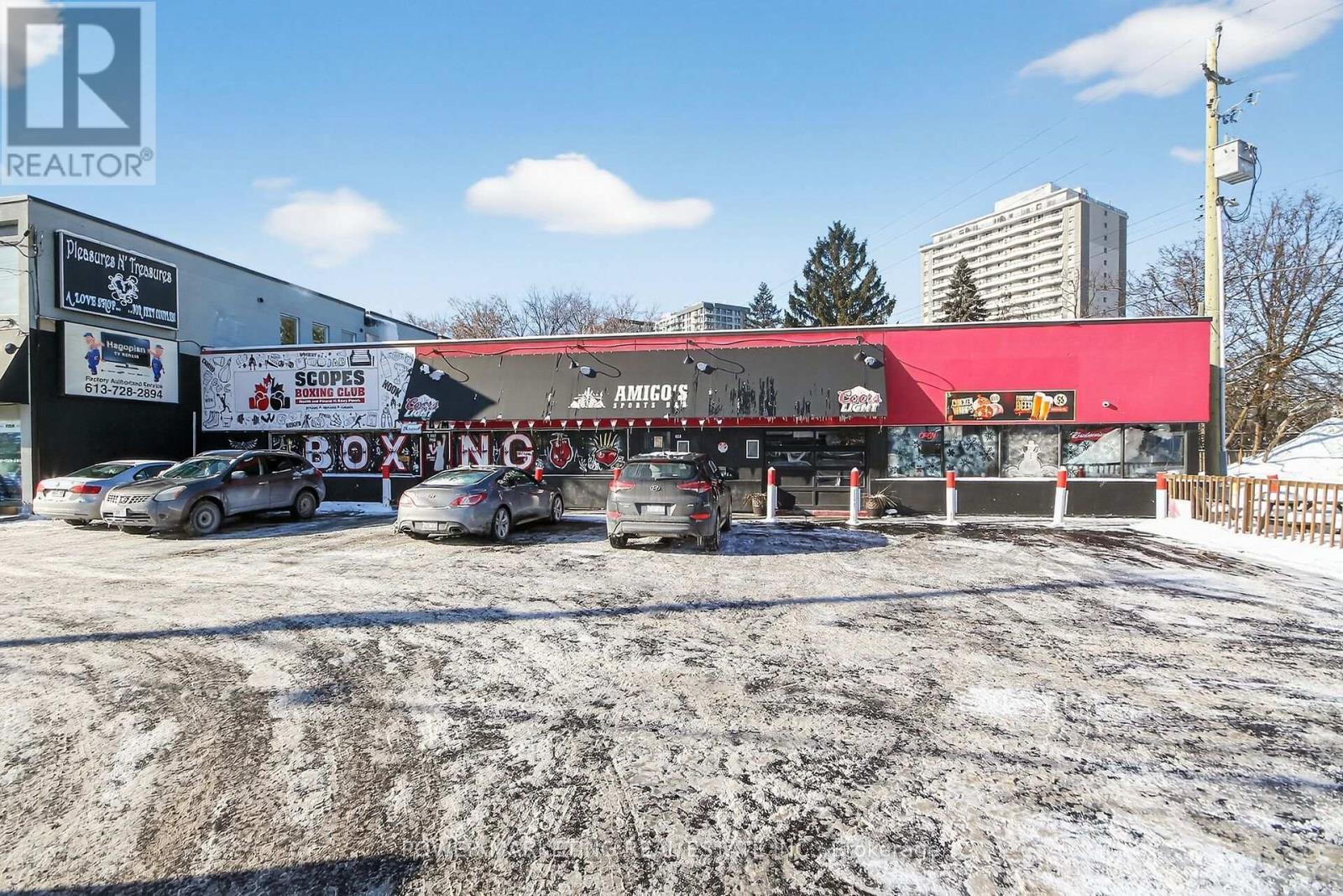 858 Merivale Road, Ottawa, ON