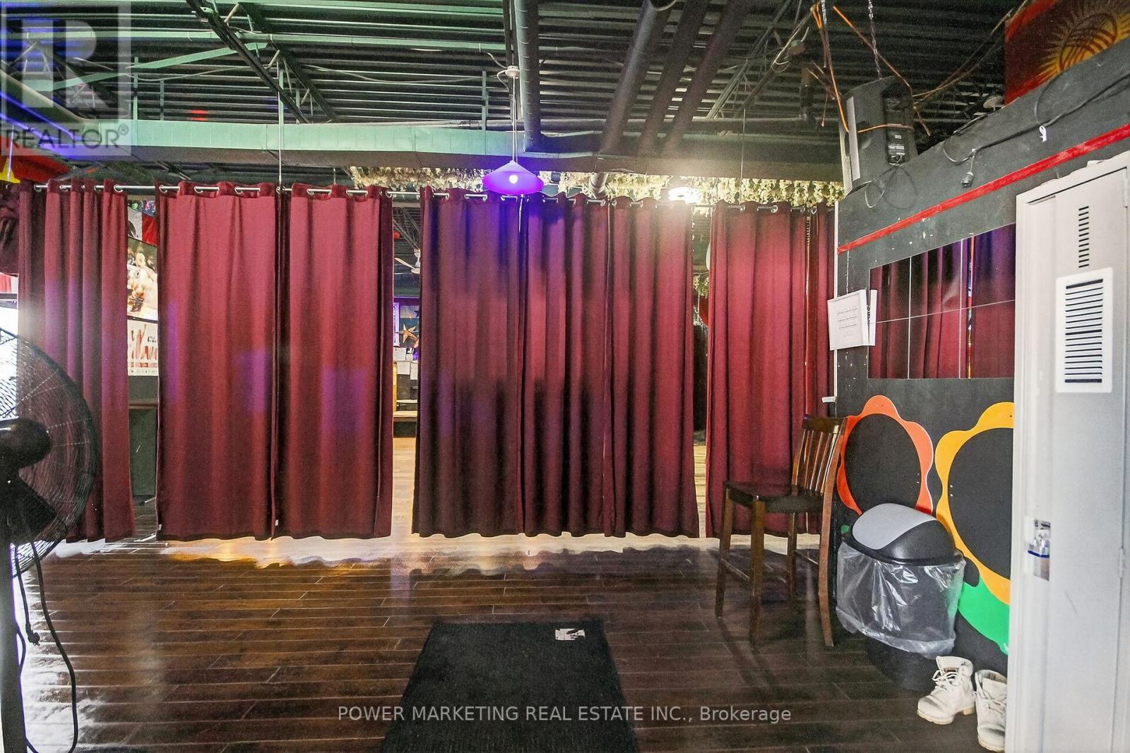 858 Merivale Road, Ottawa, ON