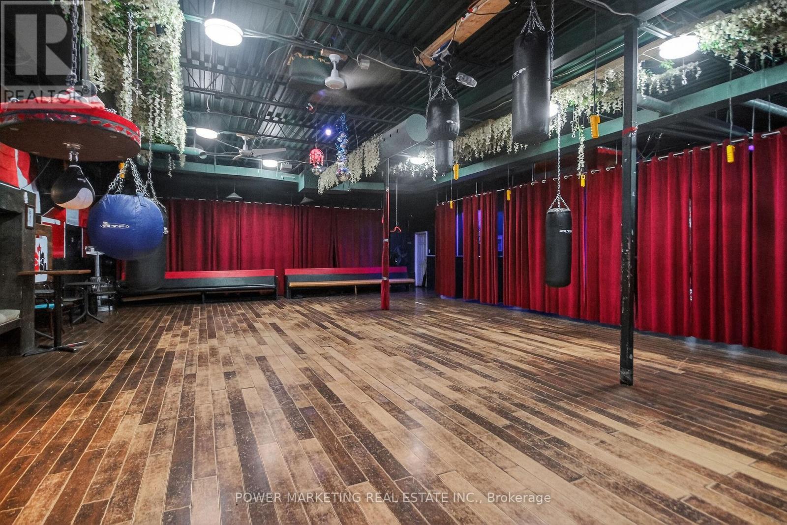 858 Merivale Road, Ottawa, ON