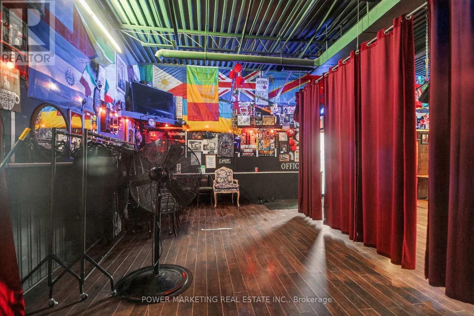 858 Merivale Road, Ottawa, ON