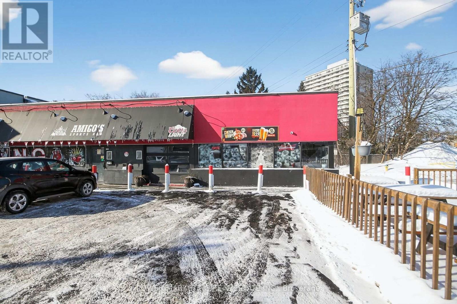 858 Merivale Road, Ottawa, ON