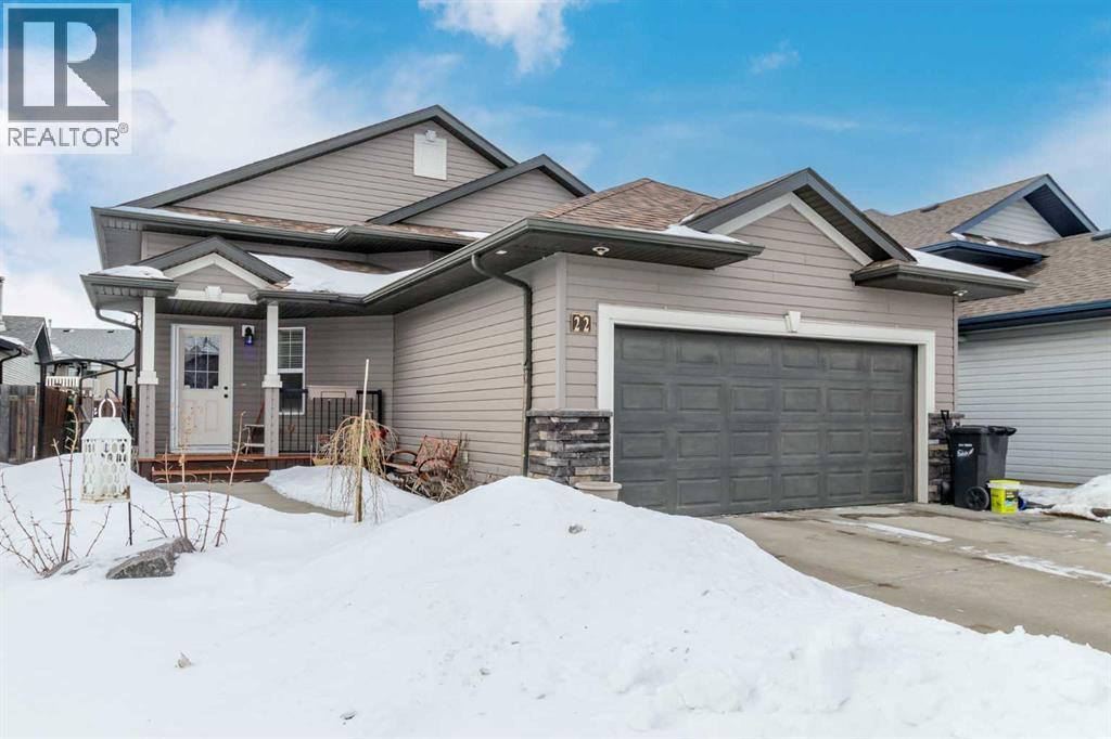 22 Morton Close, Penhold, AB - Outdoor With Facade