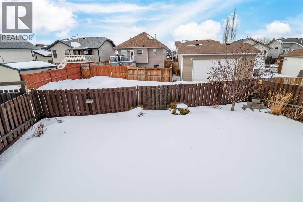 22 Morton Close, Penhold, AB - Outdoor