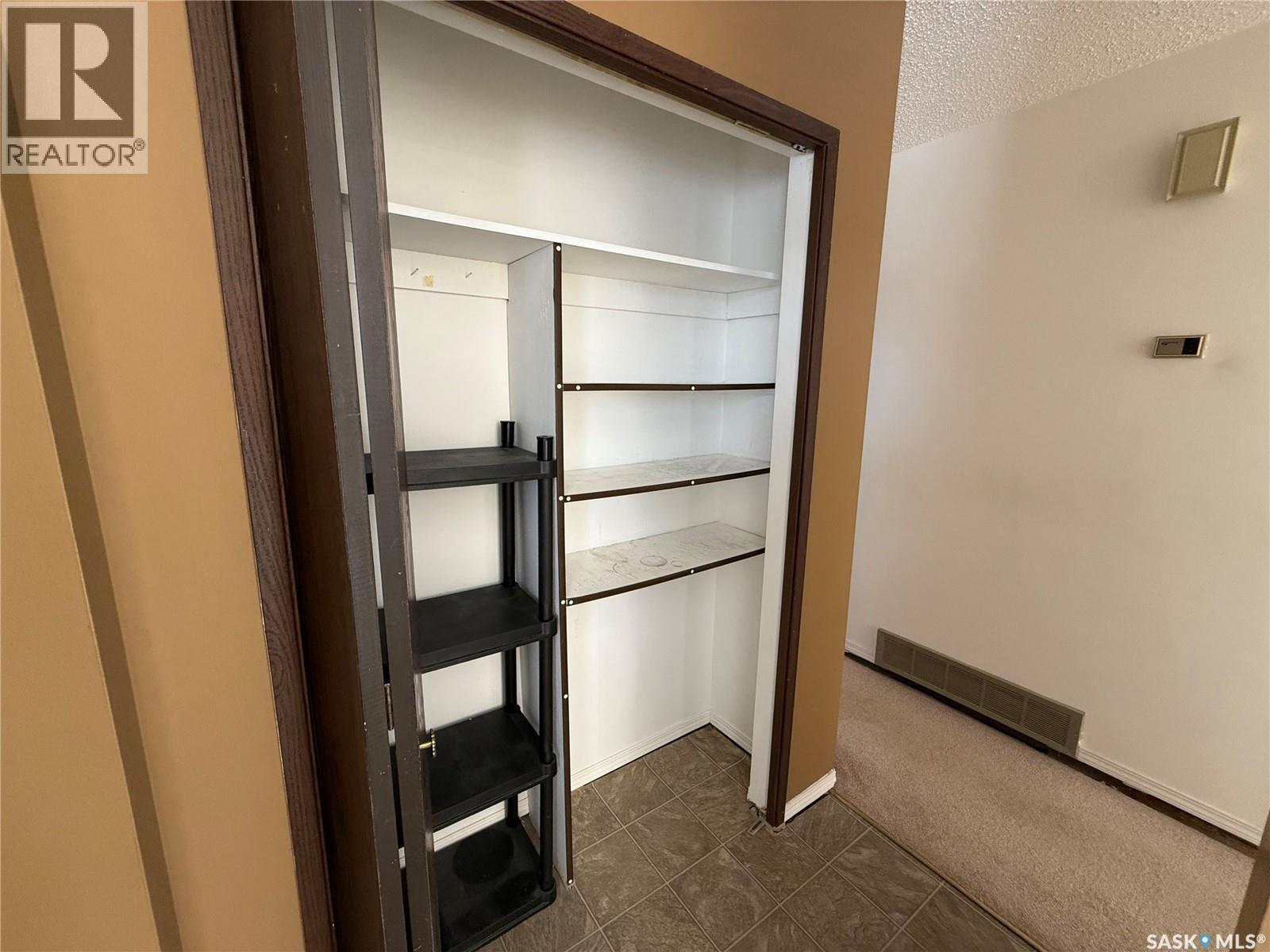 970 Larson Crescent, Eston, SK - Indoor Photo Showing Other Room