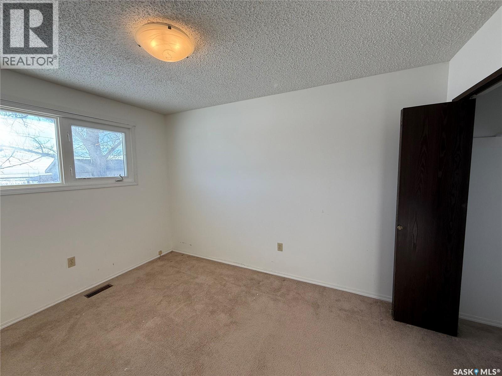 970 Larson Crescent, Eston, SK - Indoor Photo Showing Other Room