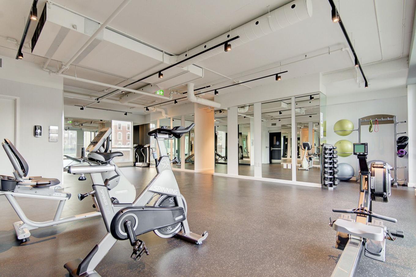 Salle d'exercice - 1906-1211 Rue Drummond, Montréal (Ville-Marie), QC - Indoor Photo Showing Gym Room